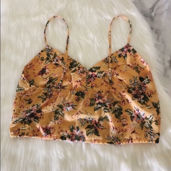✨HP✨ FLYNN SKYE Floral Crop Cami Tank Top Blouse - Picture 7 of 12
